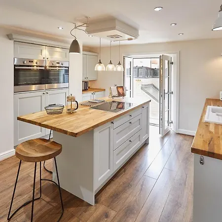 Host & Stay - One Mulgrave Place