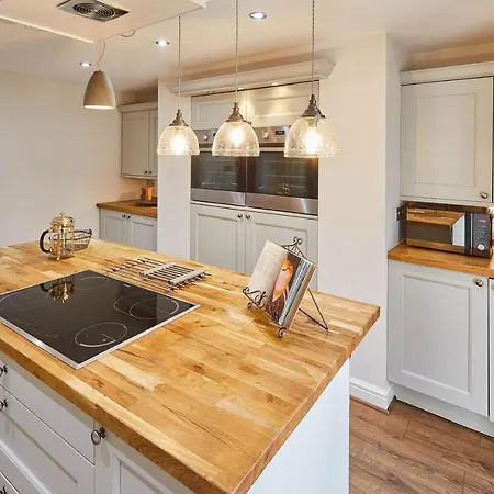 Host & Stay - One Mulgrave Place Whitby