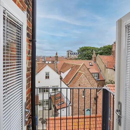 Host & Stay - One Mulgrave Place *